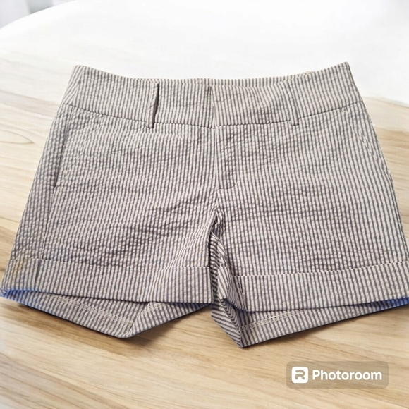 Women's Kut From the Cloth Gray and White Pinstripe High Waisted Shorts - Picture 9 of 9